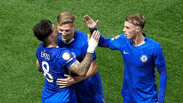 雷速直播-切尔西新赛季开门红，球员信心高涨冠军雄心昂扬