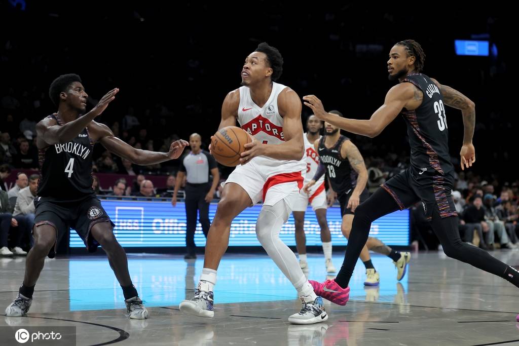 雷速体育官网-热火B队翻盘尼日利亚男篮，巴恩斯制霸全场