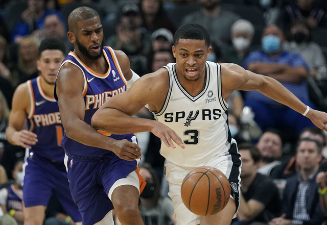 国王鏖战勇士，布克刷新纪录