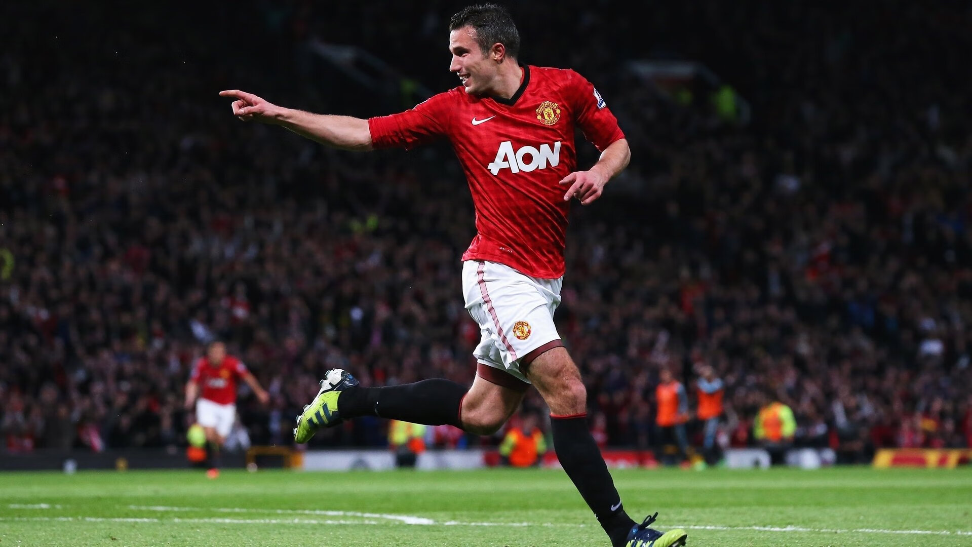 赛道与球场的双重奏，当F1争冠焦点遇上森林狼踏平马刺