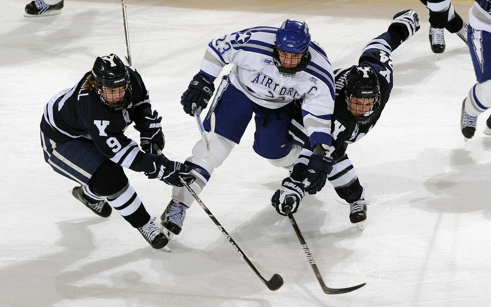 卡瓦哈尔关键战不手软！尼斯主场力克比利亚雷亚尔，欧战晋级之路现曙光
