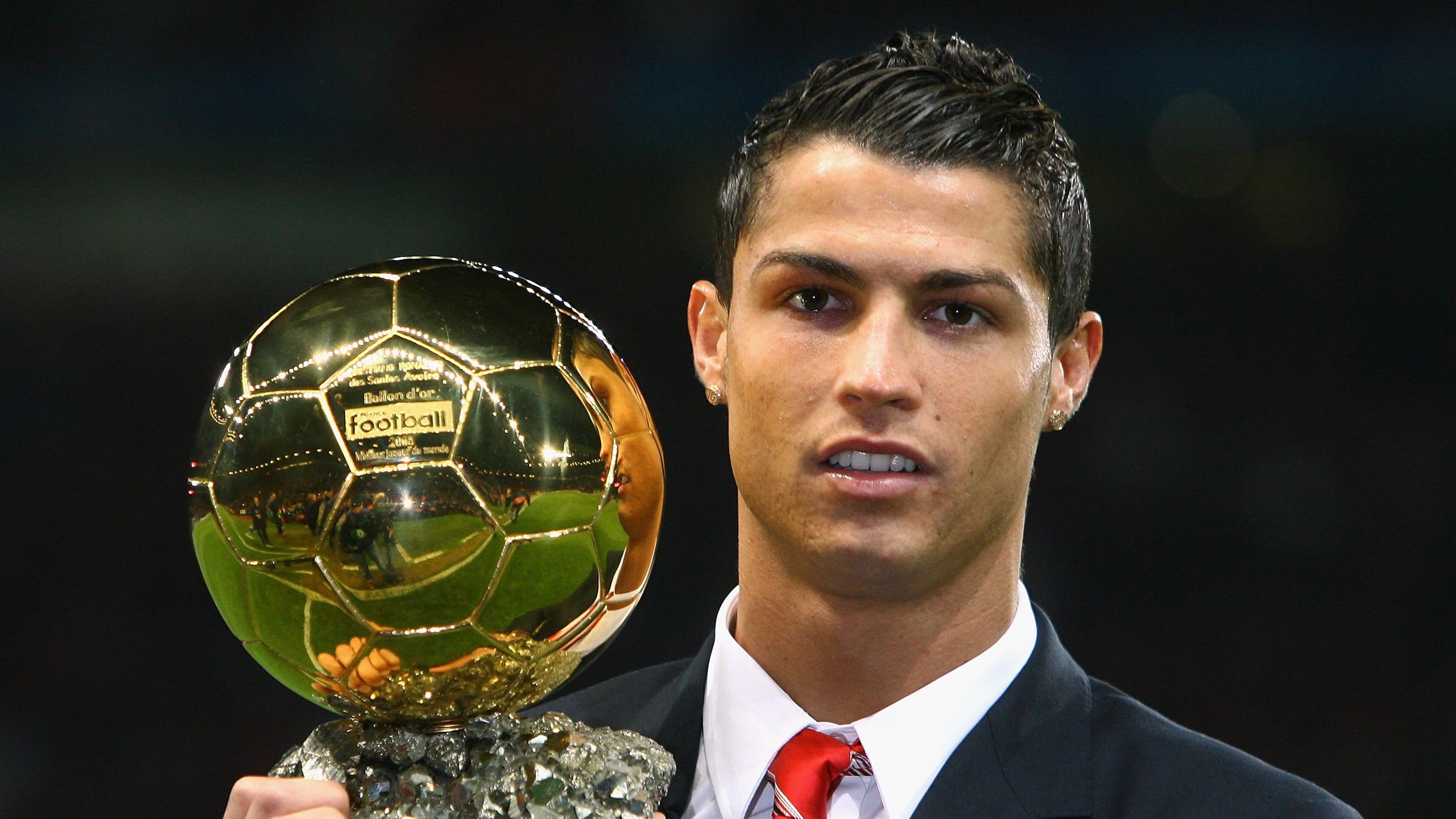 雷速下载-钢铁意志与团队荣光，从德国队完胜韩国队到林高远扛起全队的启示